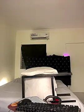 Snapshot of Yukie_selfsucker chatting on 23, 11, 2025 Yukie selfsucker online show from 23, 11, 2025