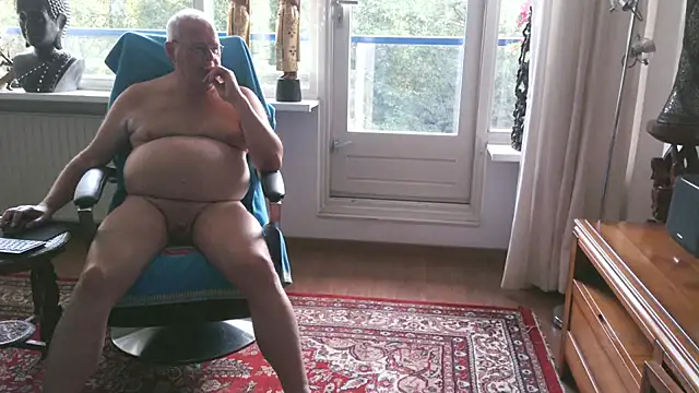 Snapshot of Exhib070 chatting on 31, 10, 2025 Exhib070 online show from 31, 10, 2025