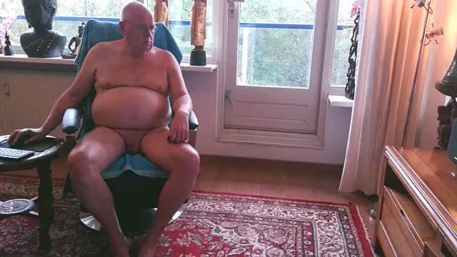 Snapshot of Exhib070 chatting on 14, 11, 2025 Exhib070 online show from 14, 11, 2025