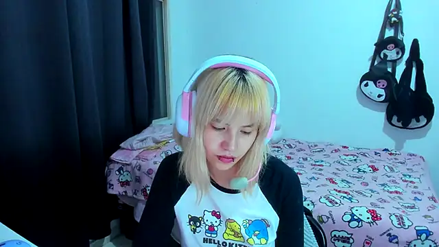 Akane-Mou online show from 4, 12, 2025