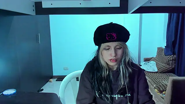 Akane-Mou online show from 7, 3, 2025