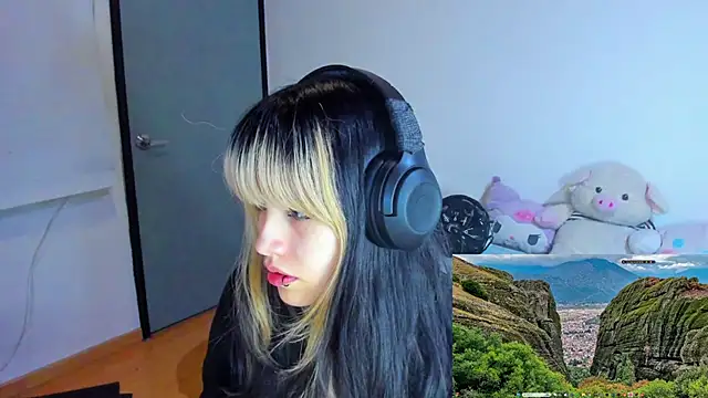 Akane-Mou online show from 20, 1, 2025