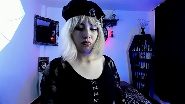 Akane-Mou online show from 15, 10, 2025