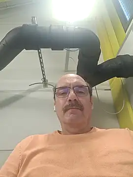 Snapshot of giesidie_1 chatting on 14, 1, 2025 giesidie 1 online show from 14, 1, 2025