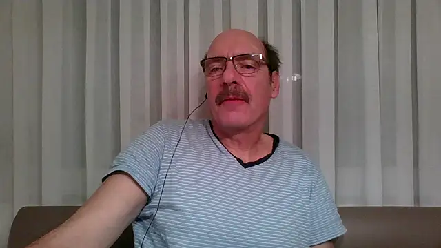 Snapshot of giesidie_1 chatting on 14, 1, 2025 giesidie 1 online show from 14, 1, 2025