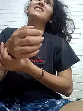 valeriaswang Lucas online show from 15, 4, 2026