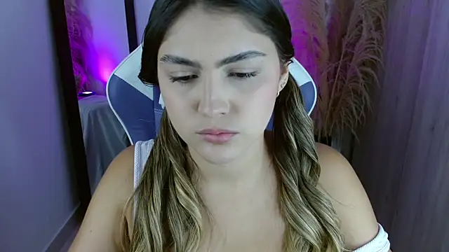 sofia henaok online show from 24, 11, 2025