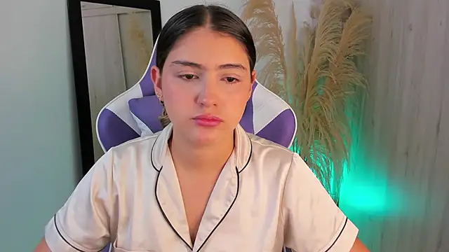 sofia henaok online show from 7, 10, 2025