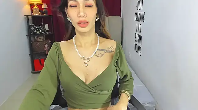 Trixie Mattel21 online show from 5, 3, 2025