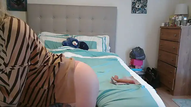 Heyitsmee33 online show from 10, 3, 2026