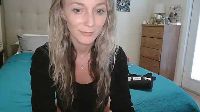 Heyitsmee33 online show from 23, 9, 2025