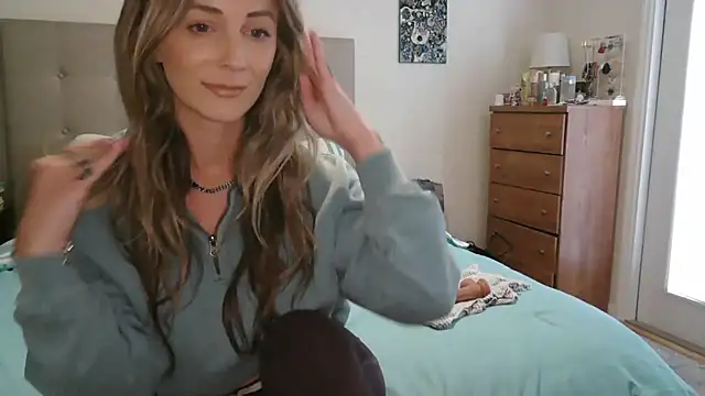 Heyitsmee33 online show from 28, 2, 2026