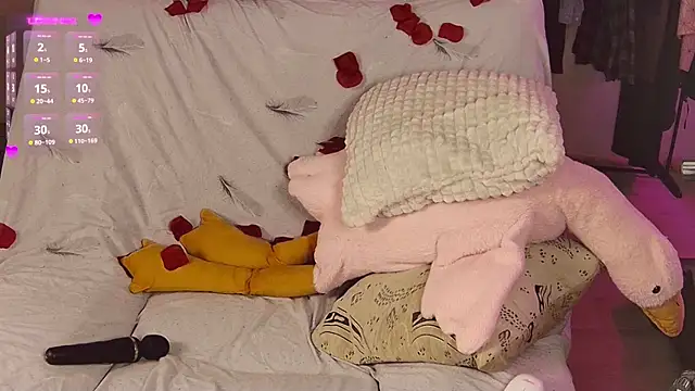 cutenessa online show from 15, 2, 2025