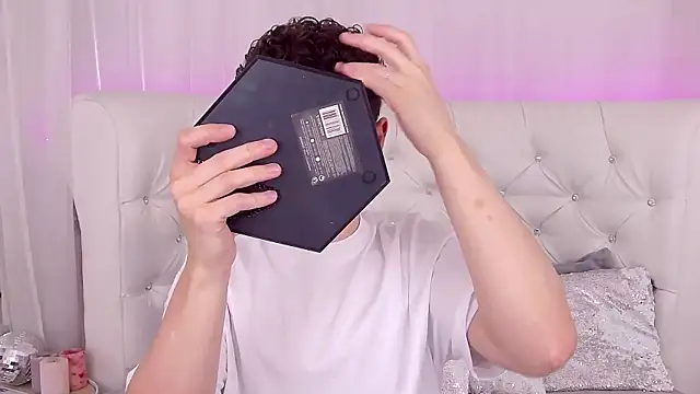 RobbyCharming online show from 18, 9, 2025