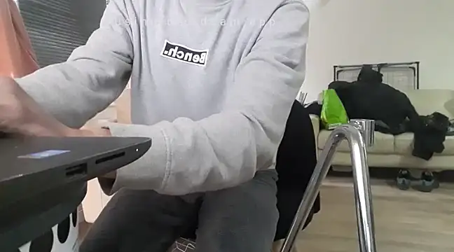 uk-bobbie-uk online show from 24, 2, 2025