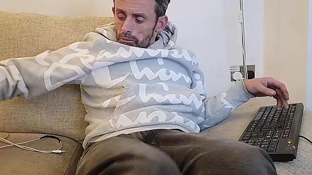 uk-bobbie-uk online show from 17, 11, 2025