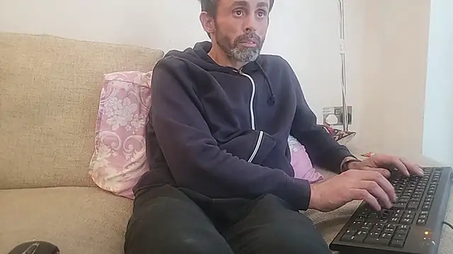 uk-bobbie-uk online show from 27, 10, 2025