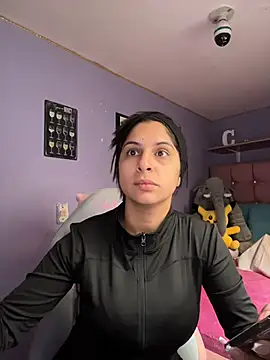 charlotte stevenss  online show from 23, 9, 2025