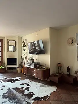 charlotte stevenss  online show from 16, 11, 2025