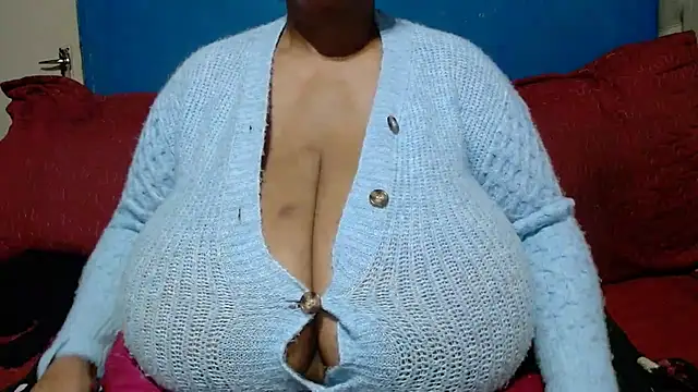 CUTEFIRMMELONSS online show from 2, 6, 2026