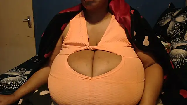 CUTEFIRMMELONSS online show from 17, 9, 2025