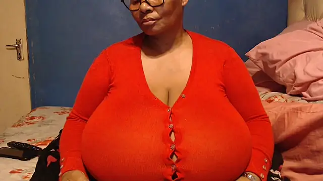 CUTEFIRMMELONSS online show from 2, 10, 2025