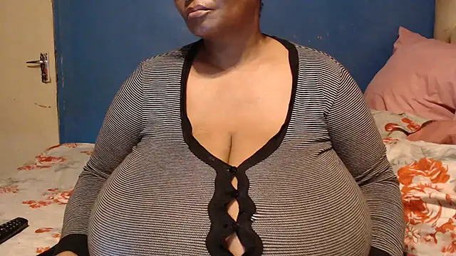 CUTEFIRMMELONSS online show from 6, 10, 2025