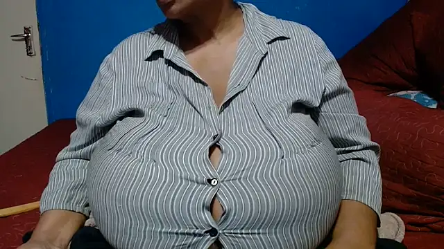 Snapshot of CUTEFIRMMELONSS chatting on 7, 6, 2026 CUTEFIRMMELONSS online show from 7, 6, 2026