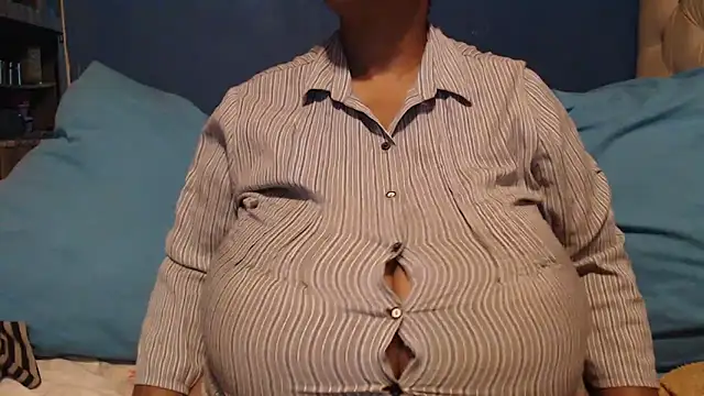 CUTEFIRMMELONSS online show from 8, 2, 2026