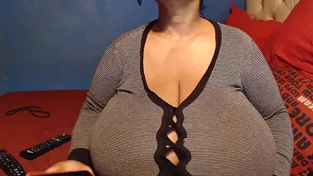 CUTEFIRMMELONSS online show from 15, 12, 2025