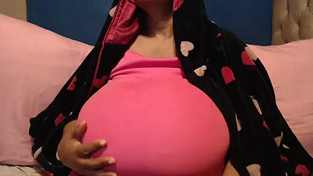 CUTEFIRMMELONSS online show from 9, 10, 2025