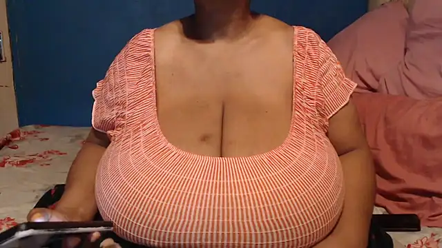 CUTEFIRMMELONSS online show from 20, 10, 2025