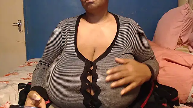 CUTEFIRMMELONSS online show from 1, 10, 2025