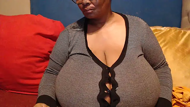 CUTEFIRMMELONSS online show from 17, 12, 2025