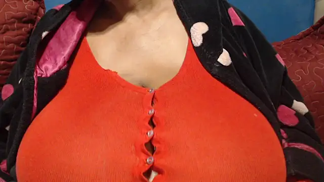 CUTEFIRMMELONSS online show from 11, 5, 2026