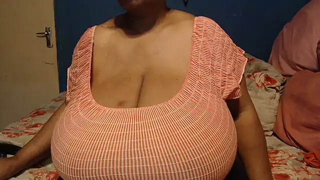 CUTEFIRMMELONSS online show from 12, 10, 2025