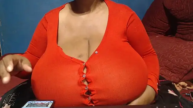 CUTEFIRMMELONSS online show from 5, 5, 2026