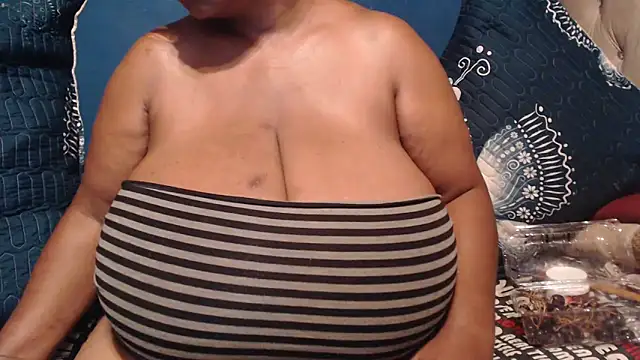 CUTEFIRMMELONSS online show from 4, 4, 2026