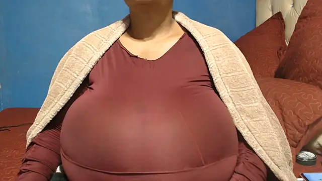 CUTEFIRMMELONSS online show from 23, 5, 2026
