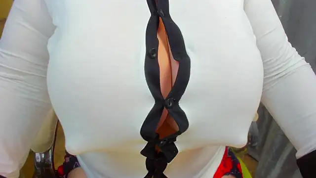 Snapshot of 77Sambuca77 chatting on 19, 11, 2025 77Sambuca77 online show from 19, 11, 2025