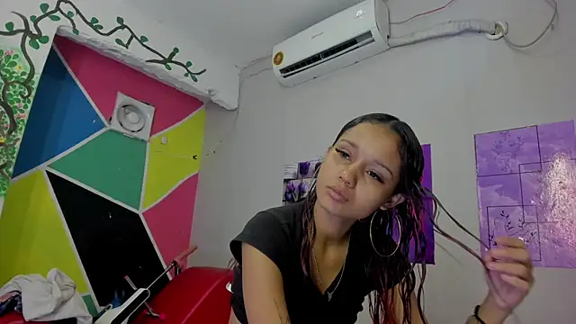 Snapshot of MarianaManzur chatting on 11, 3, 2025 MarianaManzur online show from 11, 3, 2025