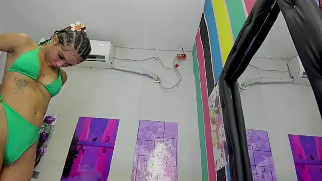 Snapshot of MarianaManzur chatting on 10, 3, 2025 MarianaManzur online show from 10, 3, 2025