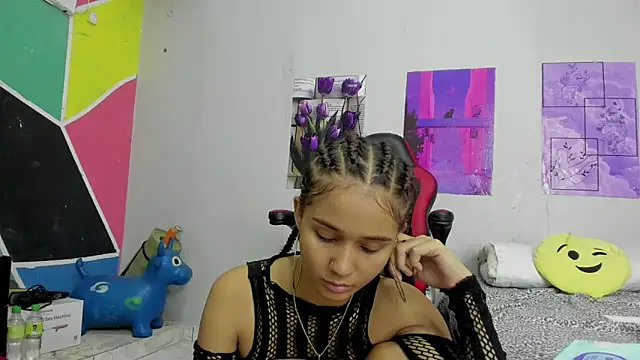 Snapshot of MarianaManzur chatting on 15, 9, 2025 MarianaManzur online show from 15, 9, 2025