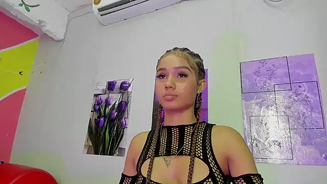 Snapshot of MarianaManzur chatting on 16, 3, 2025 MarianaManzur online show from 16, 3, 2025