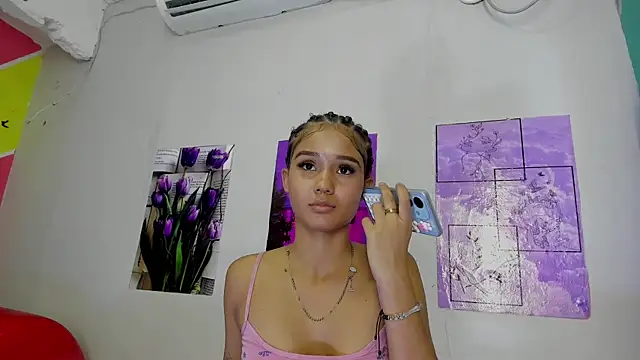 Snapshot of MarianaManzur chatting on 20, 3, 2025 MarianaManzur online show from 20, 3, 2025