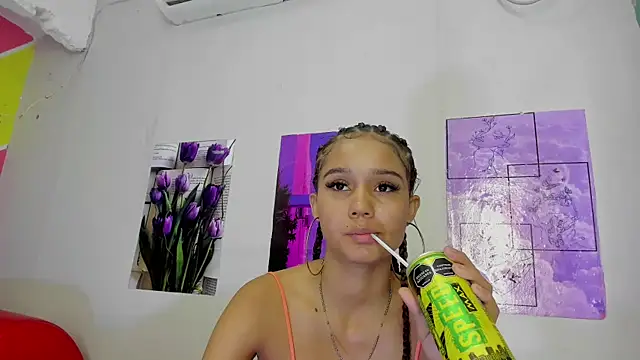 Snapshot of MarianaManzur chatting on 16, 3, 2025 MarianaManzur online show from 16, 3, 2025