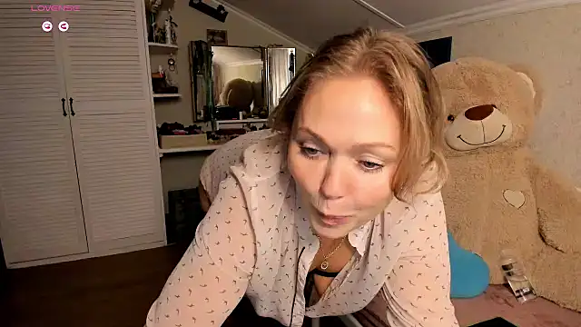 SimonaMartin online show from 2, 11, 2025