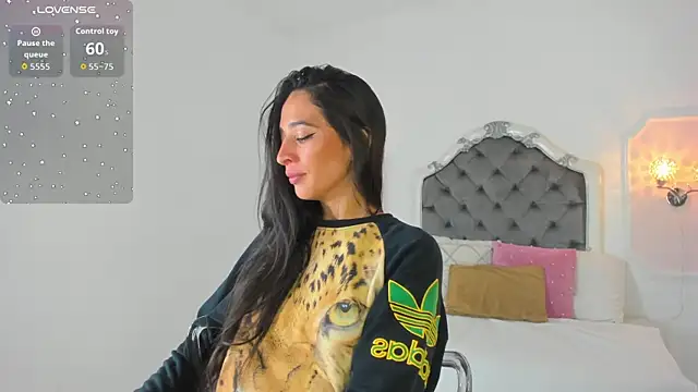 Snapshot of Valentina_Ross_ chatting on 16, 6, 2026 Valentina Ross online show from 16, 6, 2026