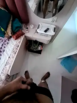 Snapshot of NH2022 chatting on 13, 11, 2025 NH2022 online show from 13, 11, 2025