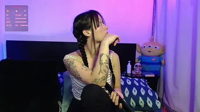 Snapshot of it_l chatting on 12, 11, 2025 it l online show from 12, 11, 2025